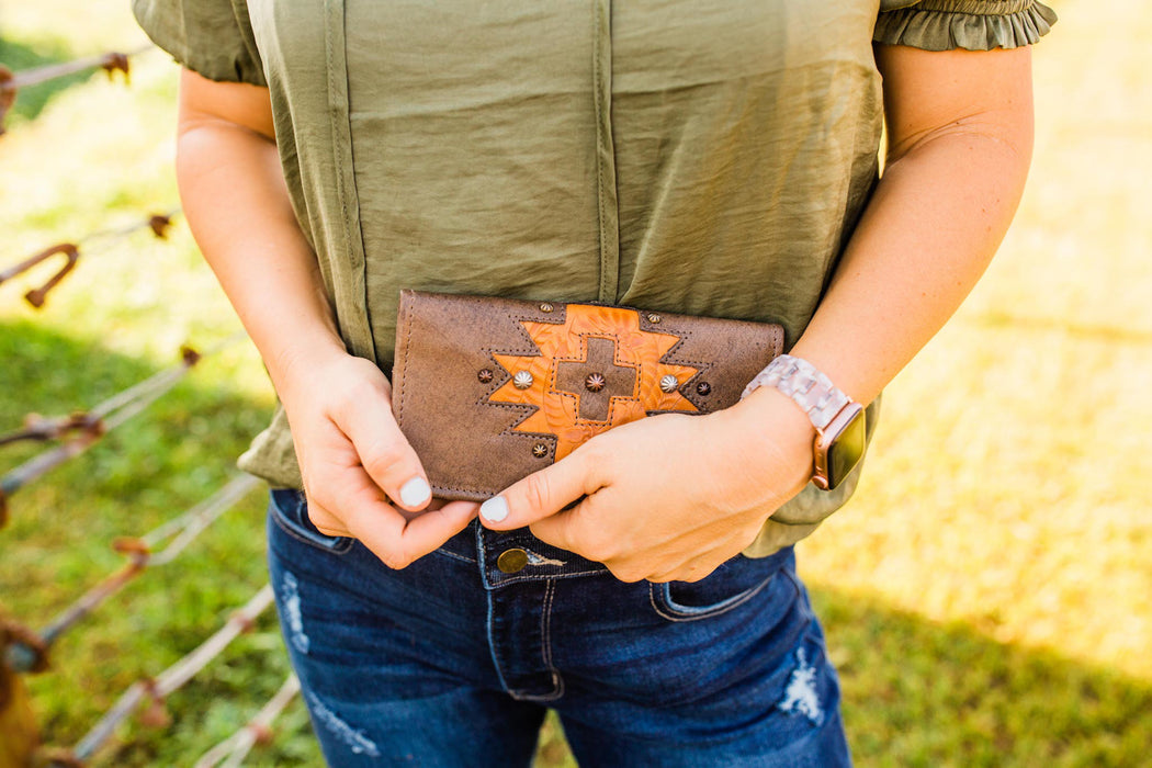 American West Womens Navajo Soul Distressed Charcoal Leather Trifold Wallet